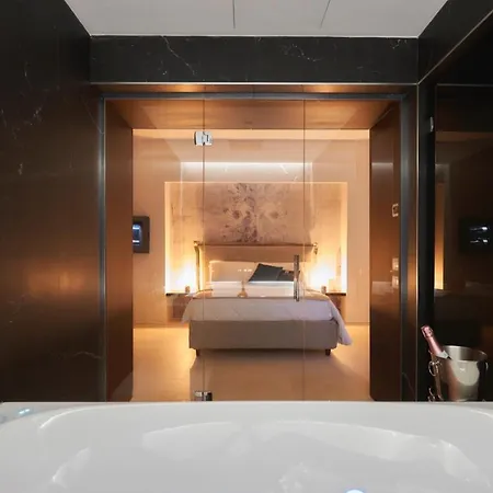 Five Stars Luxury With Jacuzzi Apartamento *