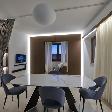 Apartamento Five Stars Luxury With Jacuzzi