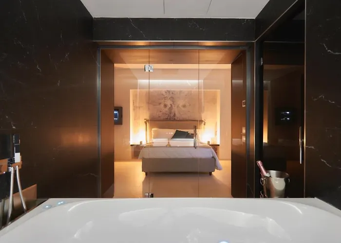 Five Stars Luxury With Jacuzzi Appartement *