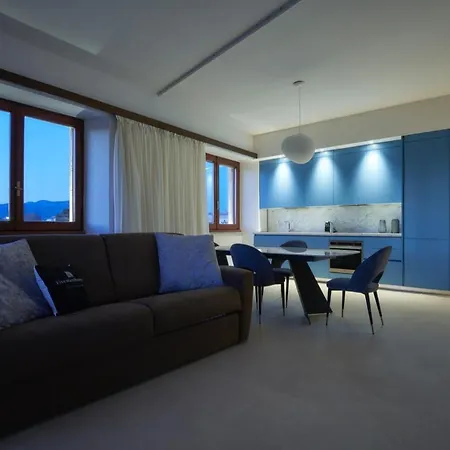 Five Stars Luxury With Jacuzzi Apartamento *